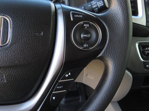 Used 2016 Honda Pilot LX image 25