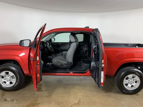 Used 2022 Toyota Tacoma SR RWD image 28