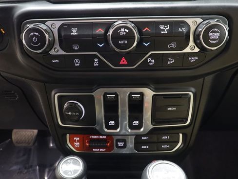 Used 2018 Jeep Wrangler Rubicon image 12