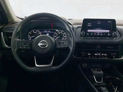 Used 2023 Nissan Rogue SV FWD image 18