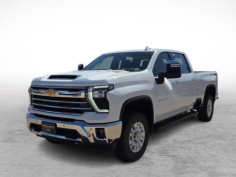 Used 2025 Chevrolet Silverado 2500 LTZ w/ LTZ Convenience Package AWD/4WD image 5