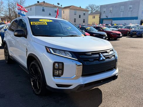 Used 2024 Mitsubishi Outlander Sport LE image 2