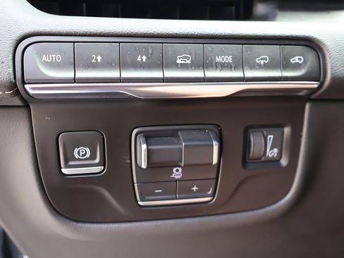 Certified 2024 Cadillac Escalade Premium Luxury w/ Performance Package AWD/4WD image 22