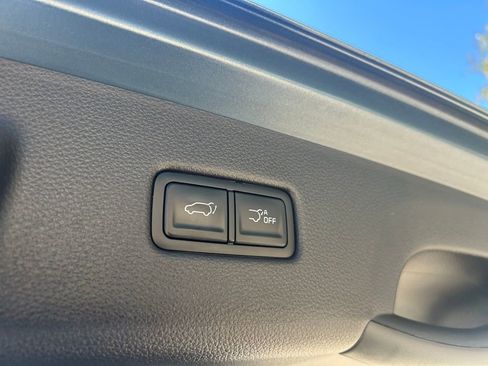 Used 2023 Kia Carnival SX Prestige image 43