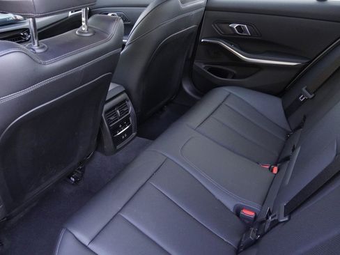 Certified 2025 BMW 330i Sedan RWD image 31