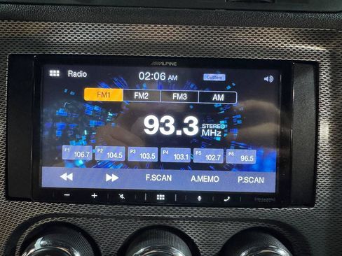 Used 2014 Dodge Challenger R/T RWD image 21