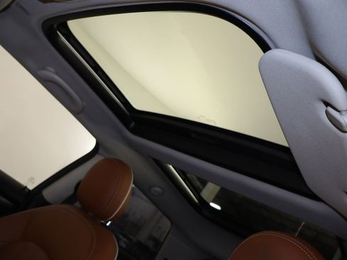 Used 2023 MINI Cooper 2-Door Hardtop w/ Signature Upholstery Package image 18