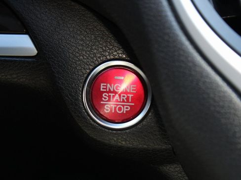 Used 2017 Acura TLX image 22