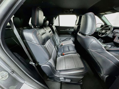 Used 2025 Ford Explorer ST-Line w/ ST-Line Street Pack AWD/4WD image 26