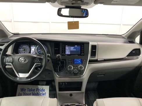Used 2019 Toyota Sienna XLE FWD image 14