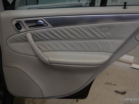 Used 2005 Mercedes-Benz C 55 AMG Sedan image 10