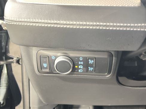 Used 2021 Ford Mustang Mach-E Select image 19