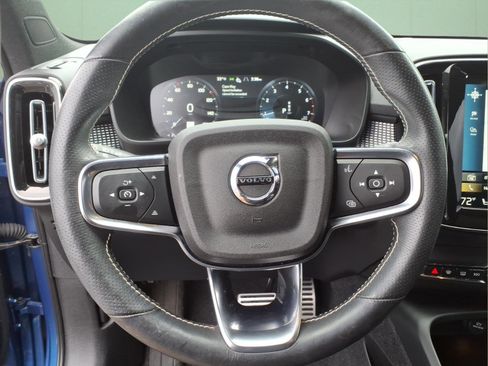 Used 2021 Volvo XC40 T5 R-Design w/ Climate Package image 21