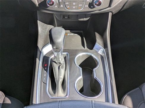 Used 2023 Chevrolet Traverse LT image 22