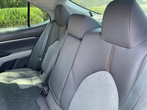 Used 2019 Toyota Camry LE FWD image 12