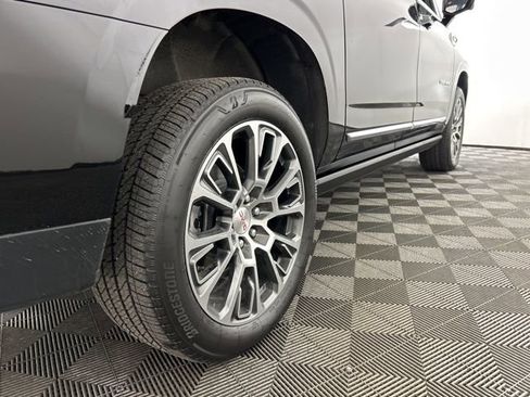 Used 2025 GMC Yukon XL Denali w/ Denali Reserve Package image 5