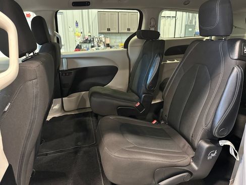 Used 2023 Chrysler Voyager LX FWD image 23