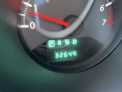 Used 2010 Chrysler Sebring Limited FWD image 19