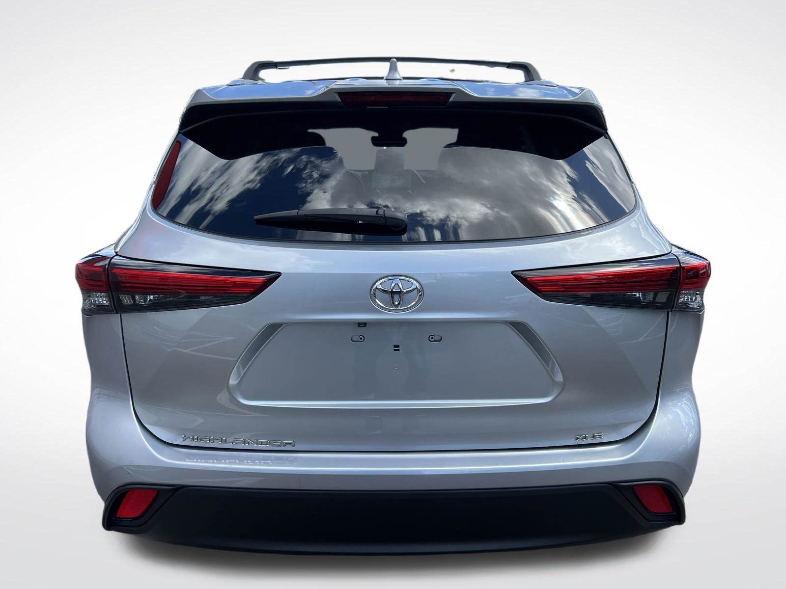 Used 2023 Toyota Highlander XLE FWD image 7