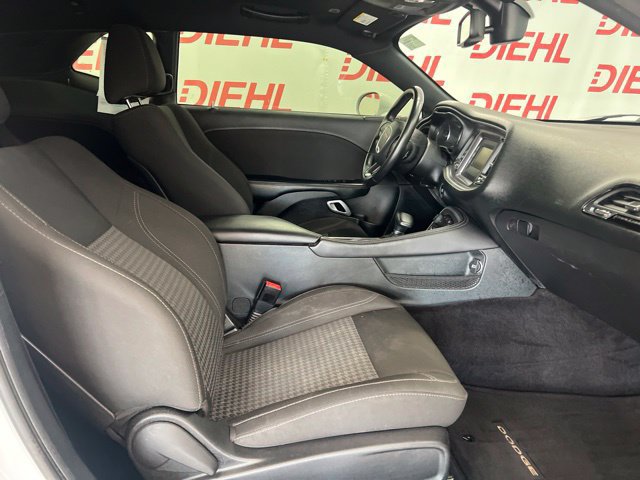 Used 2017 Dodge Challenger SXT RWD image 11