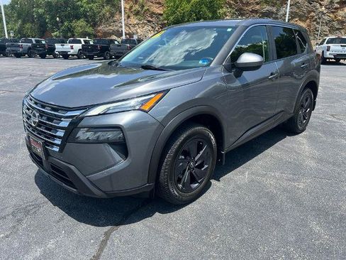 Certified 2024 Nissan Rogue SV AWD/4WD image 3