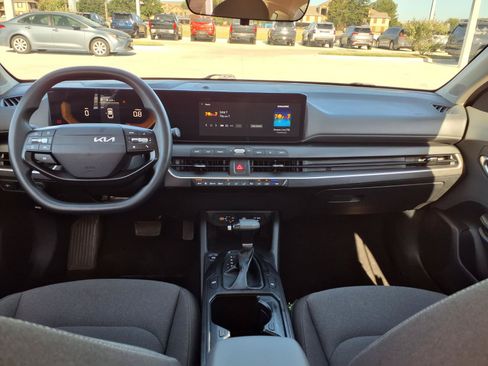 Used 2025 Kia K4 FWD image 11