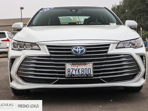 Used 2022 Toyota Avalon XLE image 2