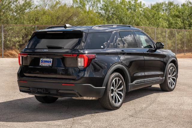 Certified 2025 Ford Explorer ST-Line w/ Premium Package RWD image 8