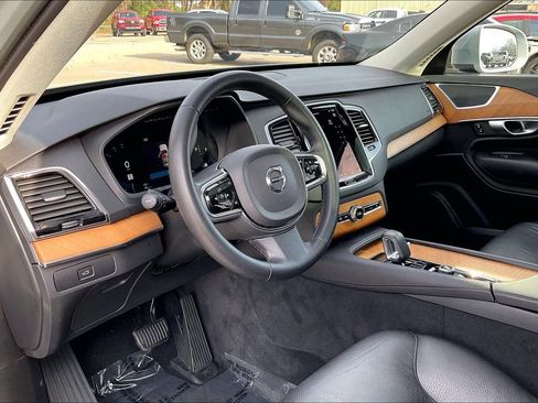Used 2024 Volvo XC90 B6 Plus w/ Protection Package Premier image 13