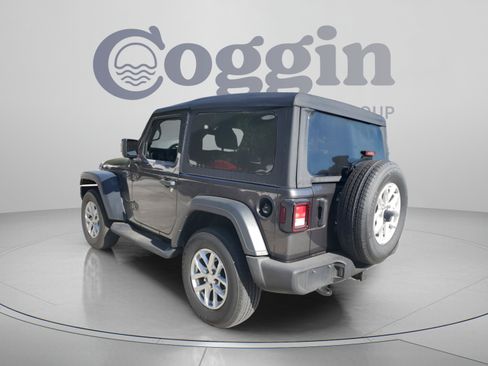 Used 2023 Jeep Wrangler Sport AWD/4WD image 2