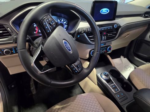 Used 2021 Ford Escape SE w/ Convenience Package AWD/4WD image 4