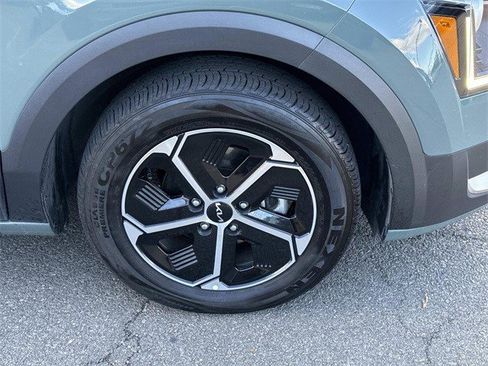 Used 2023 Kia Niro EX image 7