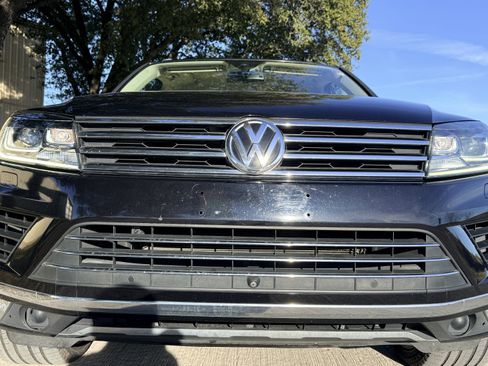 Used 2016 Volkswagen Touareg Executive image 15