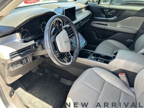 Used 2020 Lincoln Corsair FWD w/ Premium Package image 14