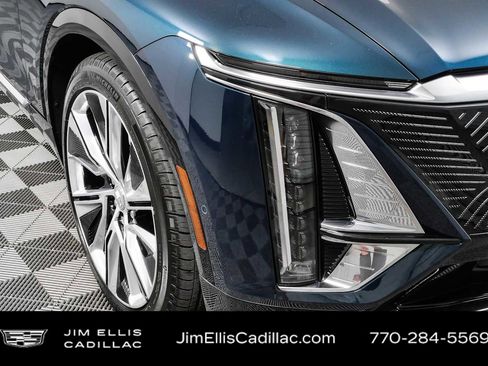 Used 2025 Cadillac Lyriq Luxury AWD/4WD image 37