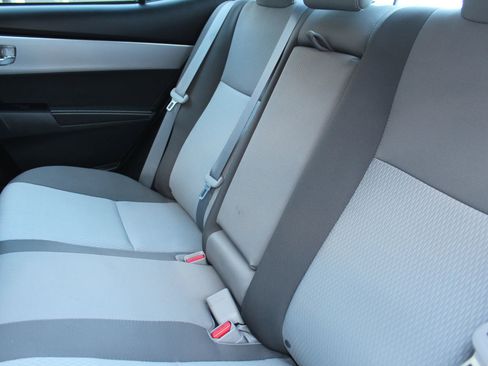 Used 2018 Toyota Corolla LE FWD image 13