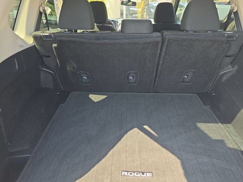 Used 2025 Nissan Rogue SV FWD image 20