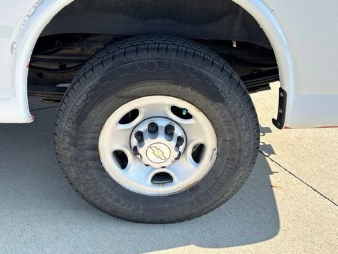 Used 2021 Chevrolet Express 2500 Extended w/ Driver Convenience Package RWD image 10