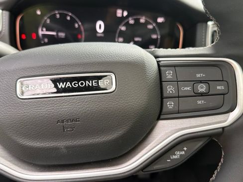 Used 2026 Jeep Grand Wagoneer Limited AWD/4WD image 23