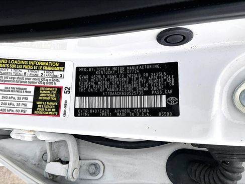 Used 2025 Toyota Camry SE image 35