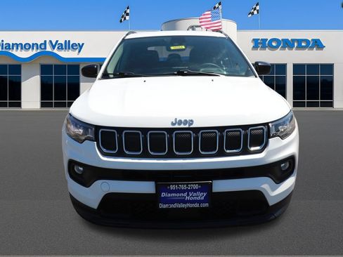 Used 2022 Jeep Compass Latitude FWD image 2