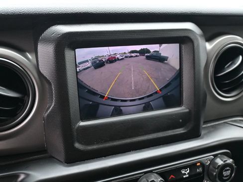 Used 2022 Jeep Wrangler Unlimited Sport AWD/4WD image 16