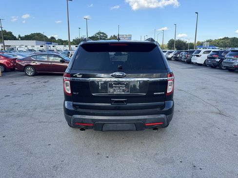 Used 2014 Ford Explorer XLT w/ Equipment Group 202A FWD image 4