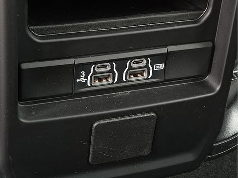 Used 2019 RAM 1500 Big Horn AWD/4WD image 9