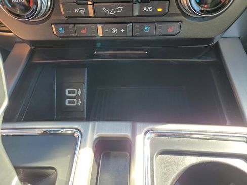 Certified 2019 Ford F150 Platinum w/ Equipment Group 701A Luxury image 29