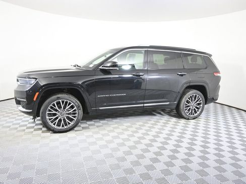 Used 2021 Jeep Grand Cherokee L Summit image 2
