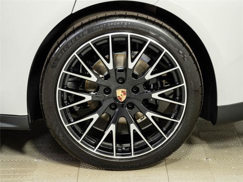 New 2026 Porsche Panamera image 39