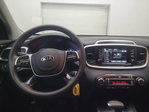 Used 2019 Kia Sorento FWD V6 image 22