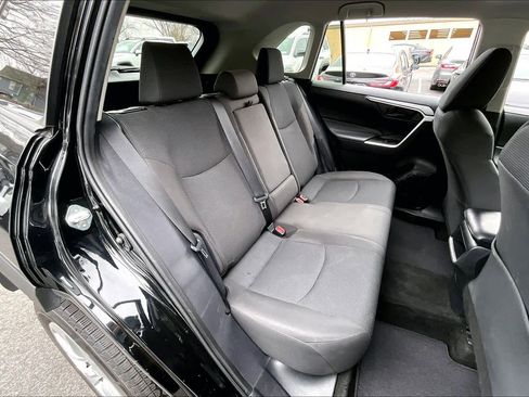 Certified 2020 Toyota RAV4 LE image 17