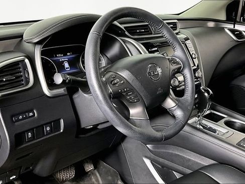 Used 2020 Nissan Murano SV w/ Premium Package image 16